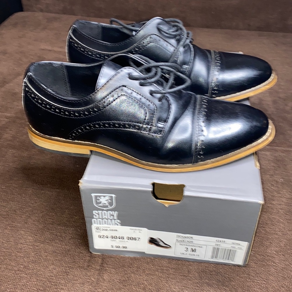 Boys shoes